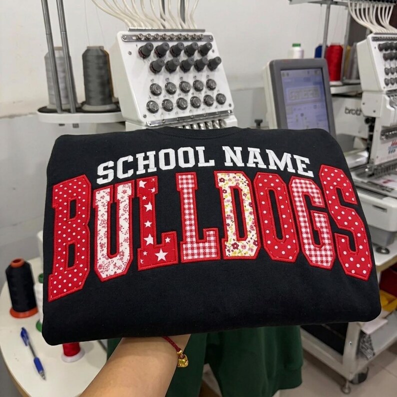 Custom Mascot Sweatshirt Applique School Spirit Wear Team Pullover Personalized Football Game Day Outfit Retro Varsity Clothes