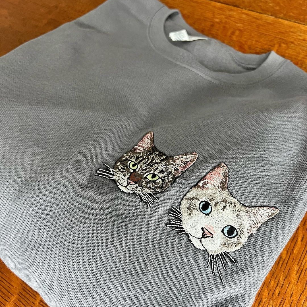 Custom Full-Color Cat Face Photo Embroidered Sweatshirt– Personalized Pet Portrait Sweatshirt | Gift For Pet Lovers