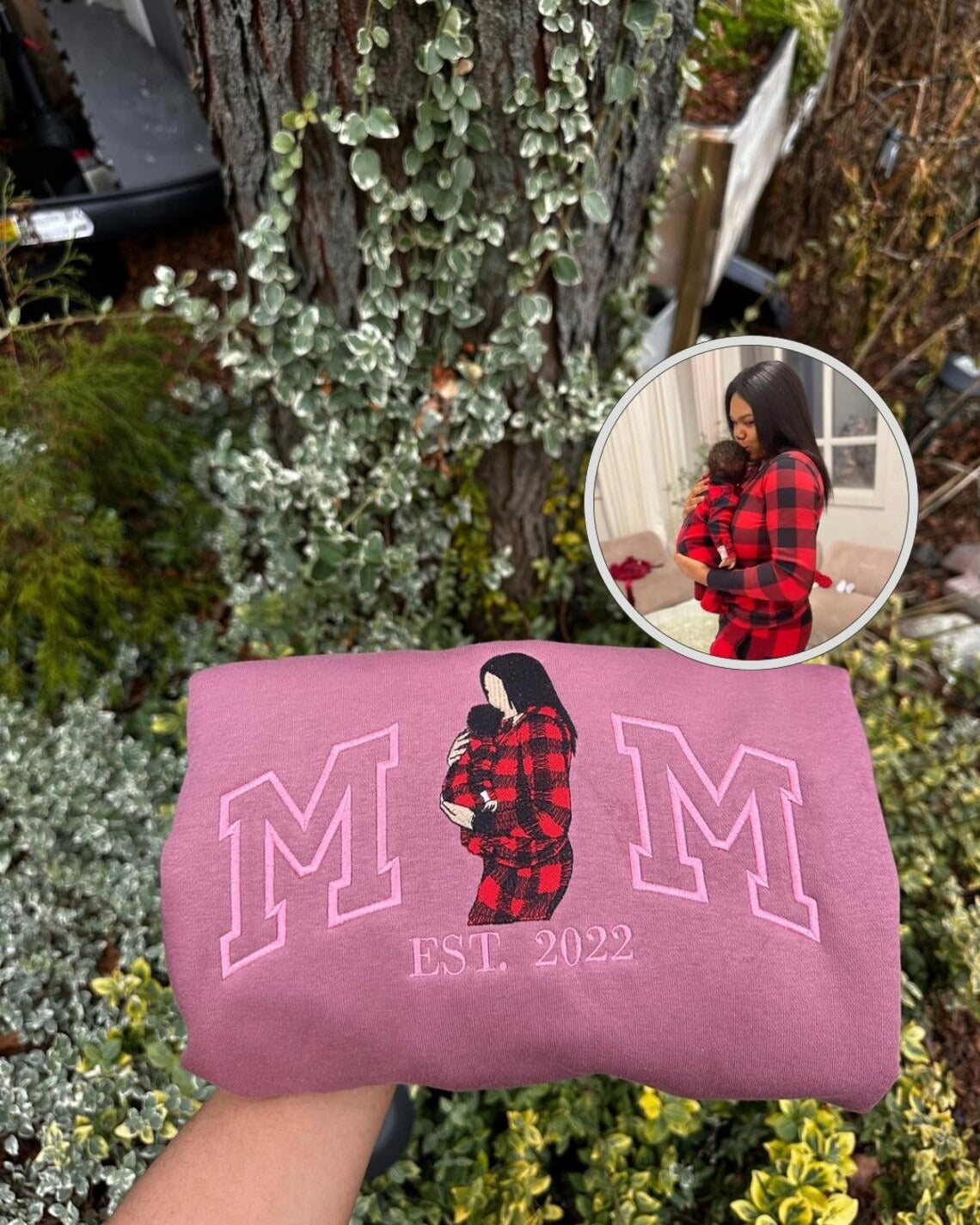 Custom Embroidered Mama Portrait Sweatshirt with Kid Name on Sleeve | Mother's Day, Christmas Gift