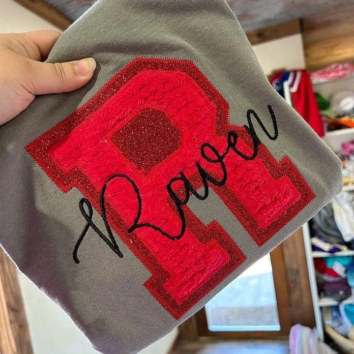 Personalized Single Letter Custom Patch App Spirit Sweatshirt with Mascot | Gifts for Sports Mom
