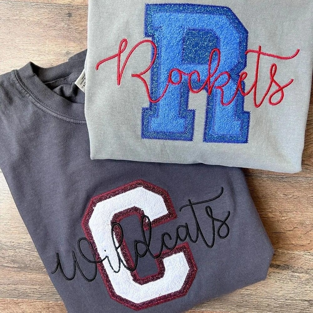 Personalized Single Letter Custom Patch App Spirit Sweatshirt with Mascot | Gifts for Sports Mom